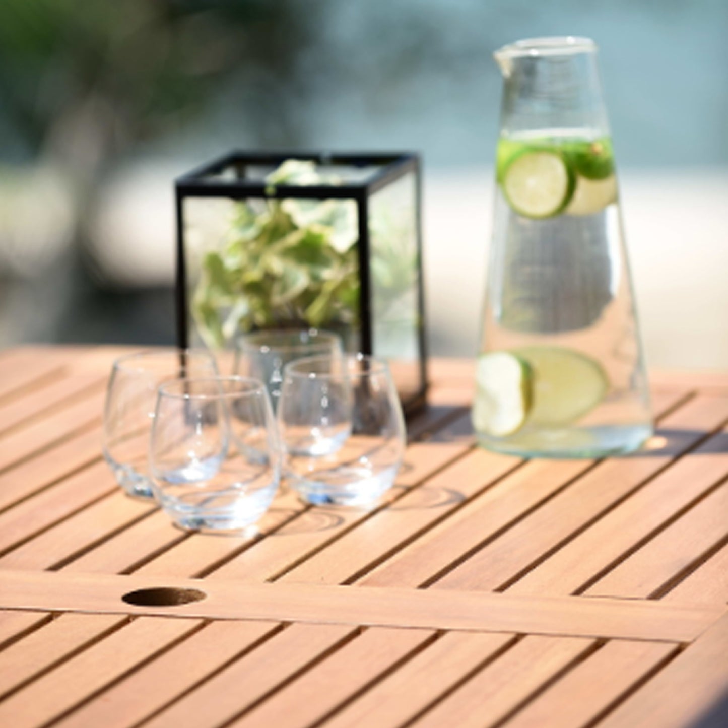 Mesa Orlando para Exterior de Madera con Acabado de Teca