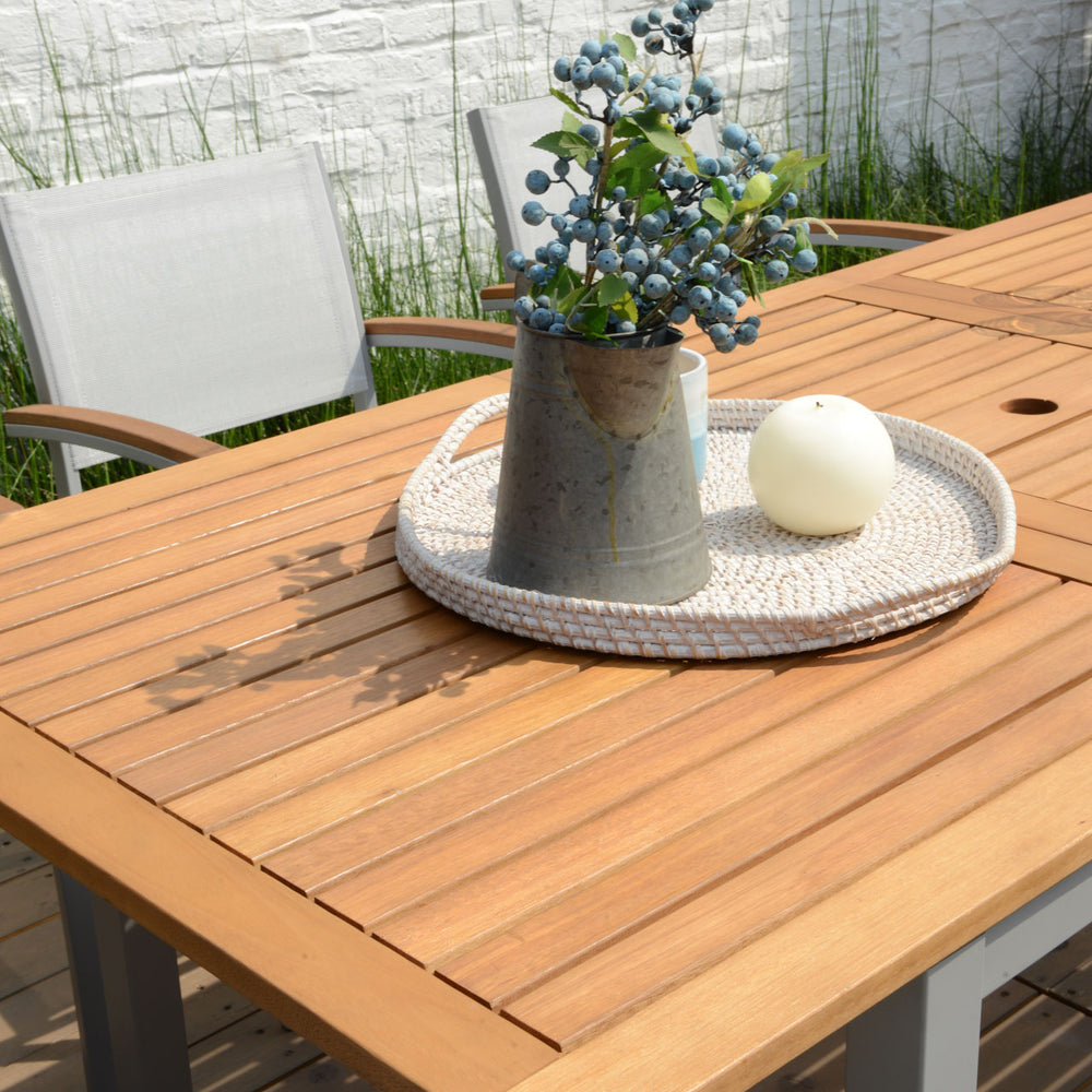 
                      
                        Comedor Extensible Oporto de Madera y Aluminio con 8 Sillas
                      
                    