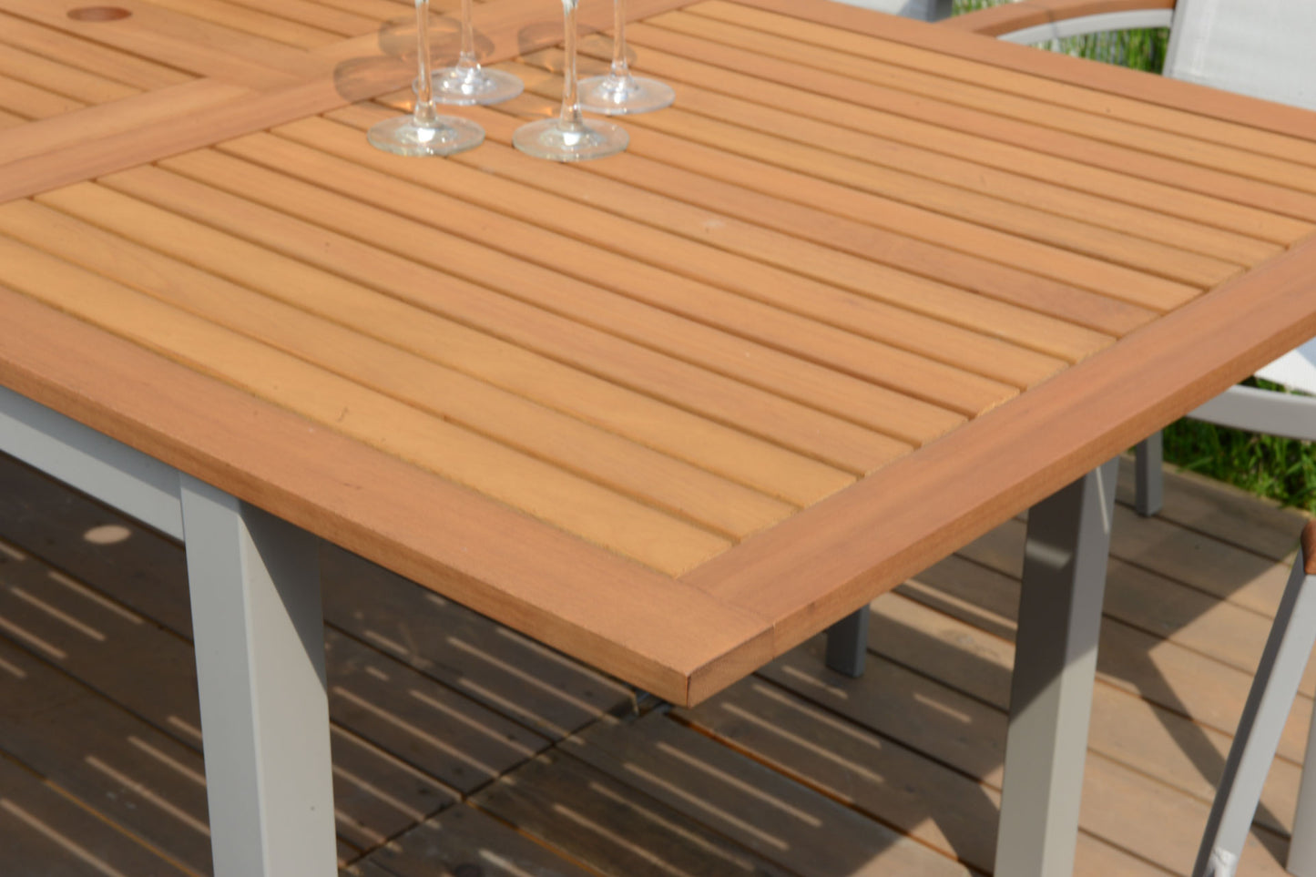 Comedor Extensible Oporto de Madera y Aluminio con 8 Sillas