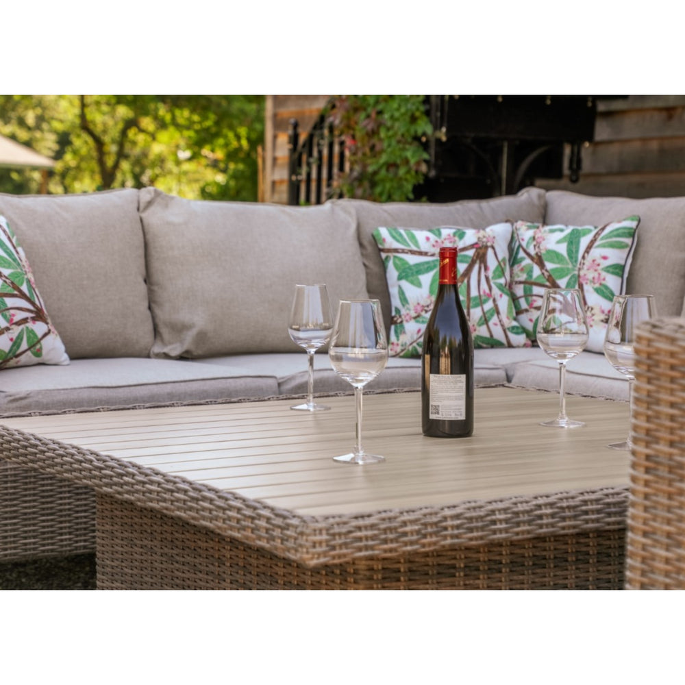 
                      
                        Sala y Comedor de Jardin Bermuda de Rattan
                      
                    