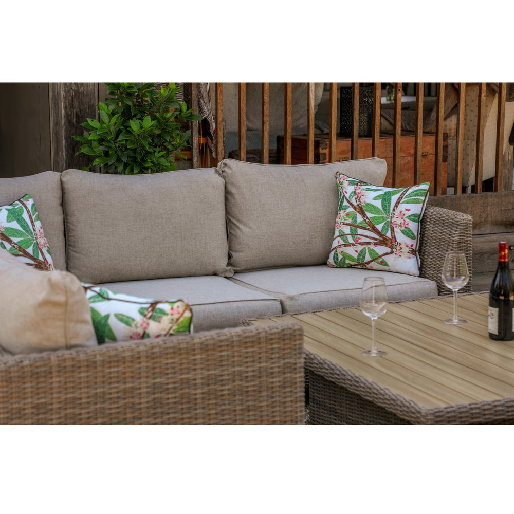 
                      
                        Sala y Comedor de Jardin Bermuda de Rattan
                      
                    
