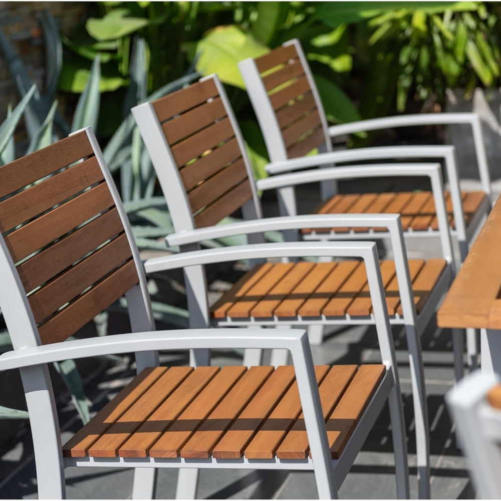 
                      
                        Comedor Extensible Oporto de Madera y Aluminio con 8 Sillas
                      
                    