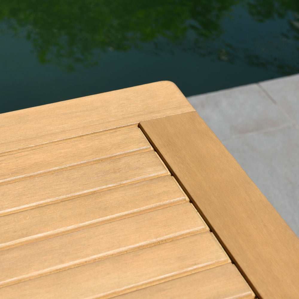 
                      
                        Mesa Orlando para Exterior de Madera con Acabado de Teca
                      
                    