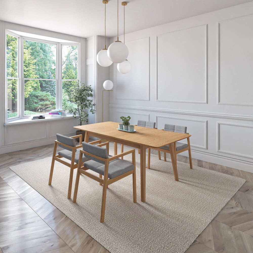 
                      
                        Juego de Comedor Extensible Verona de Madera con 4 Sillas
                      
                    